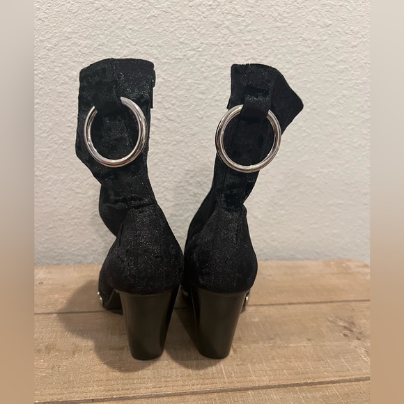 Jeffrey Campbell Walton Black Crushed Velvet Bootie Studded Size 5  NWOT - Picture 7 of 9